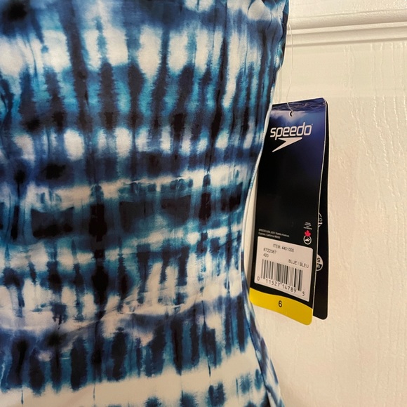 BNWT Women’s Speedo One Piece Swimsuit - Picture 4 of 8